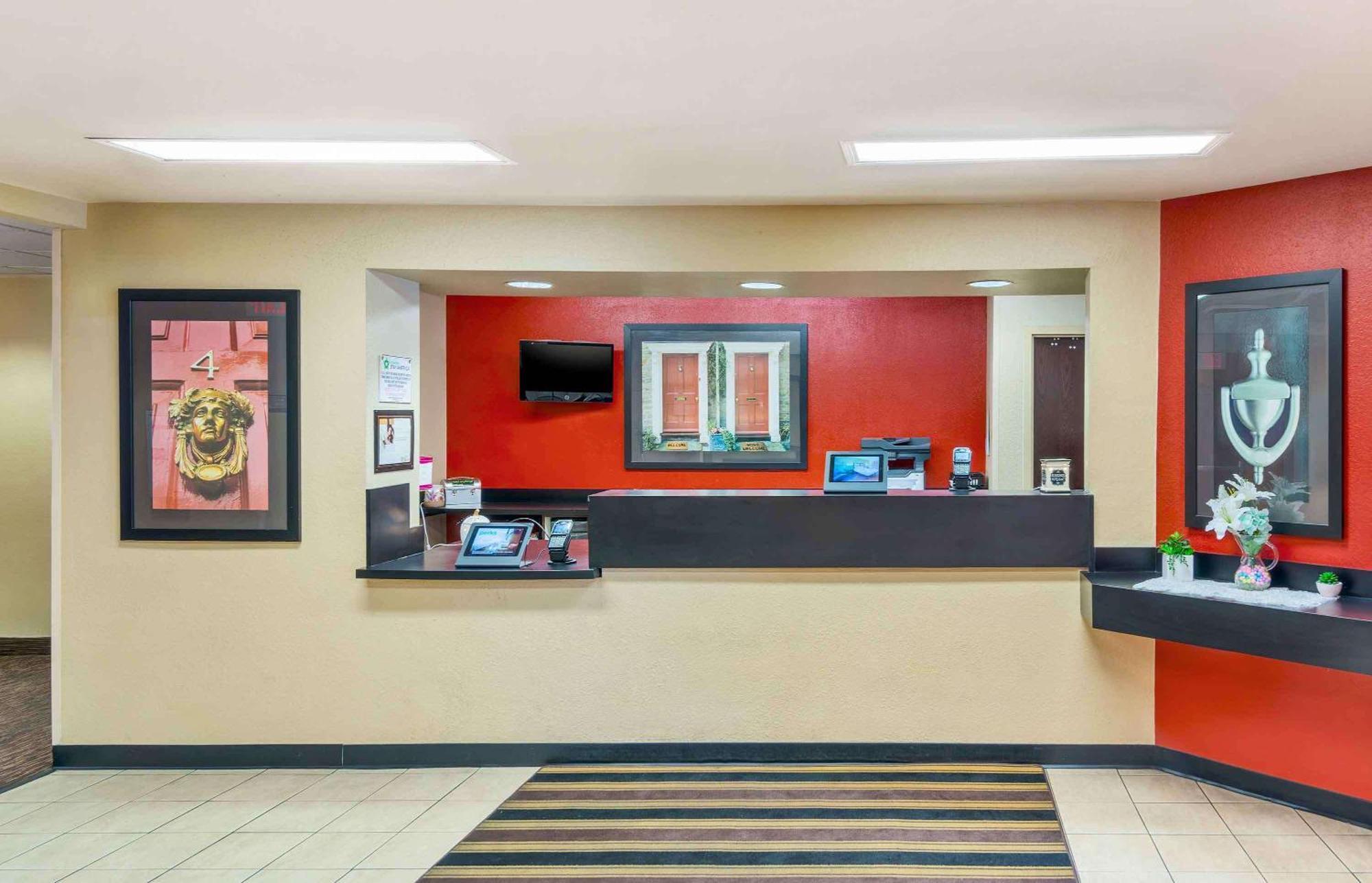 Extended Stay America Select Suites - Tampa - North - Usf - Attractions Temple Terrace Exterior foto