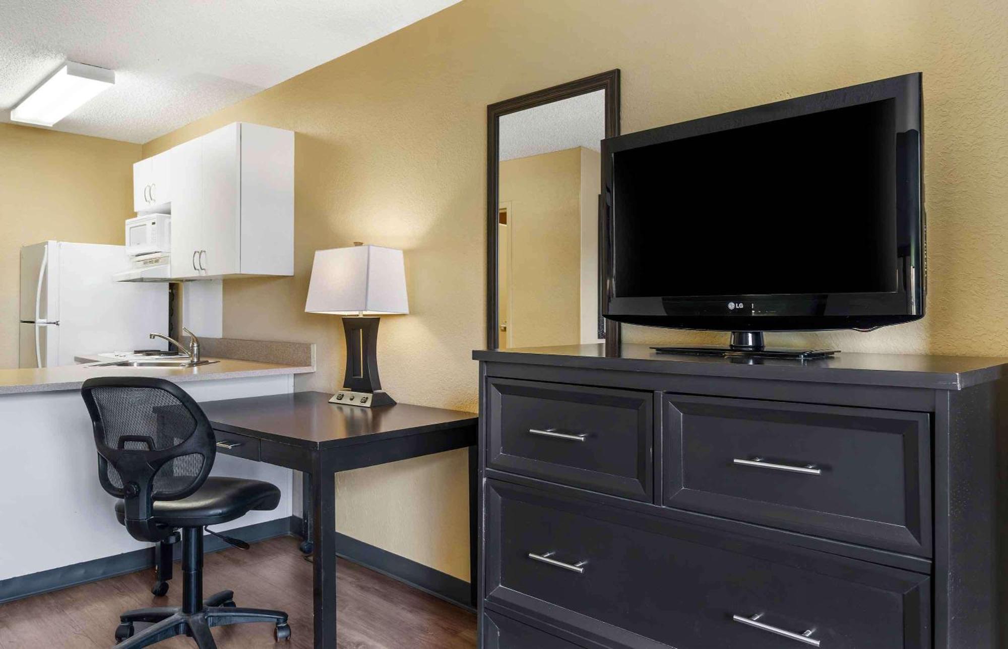 Extended Stay America Select Suites - Tampa - North - Usf - Attractions Temple Terrace Exterior foto