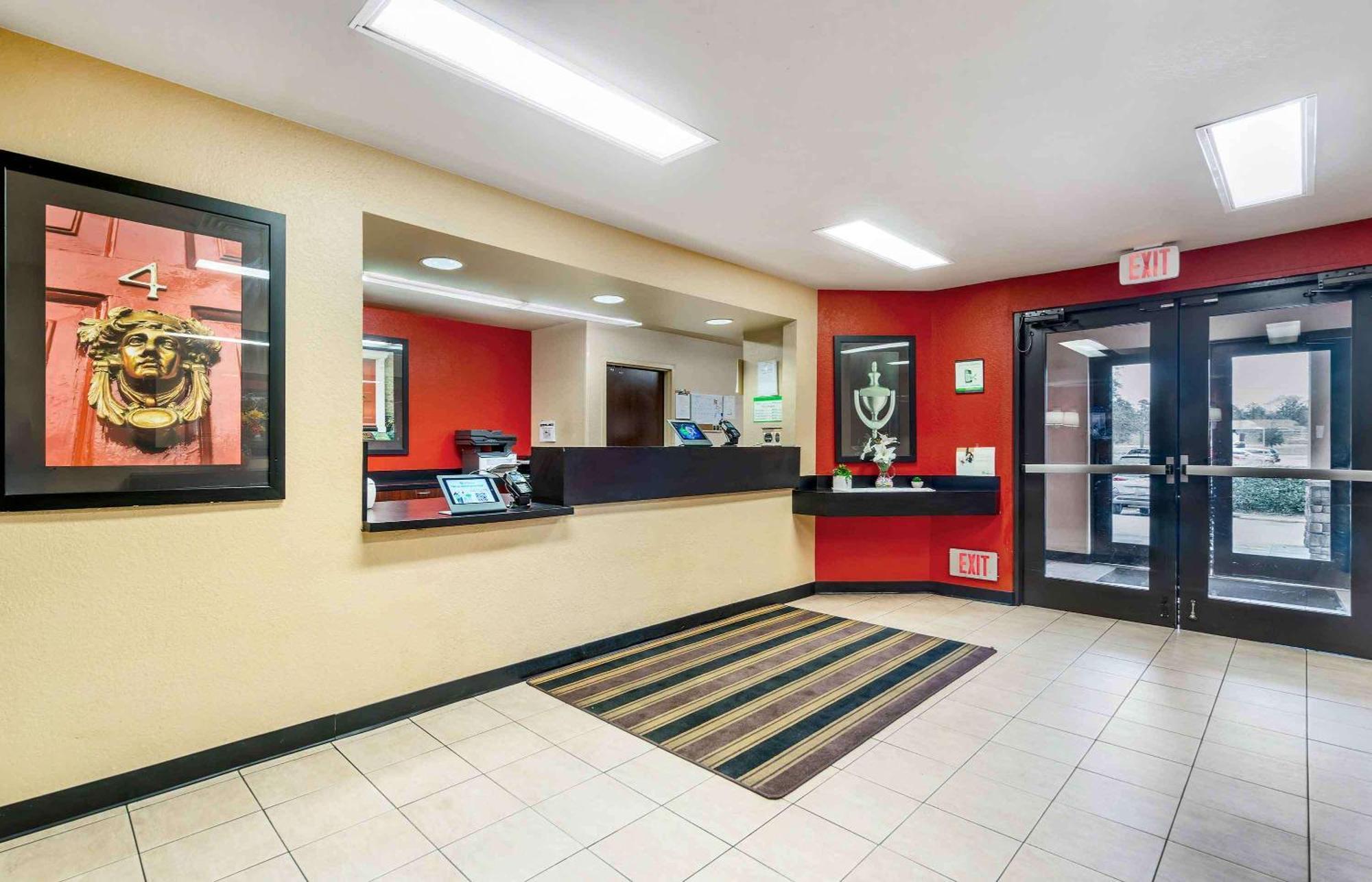 Extended Stay America Select Suites - Tampa - North - Usf - Attractions Temple Terrace Exterior foto