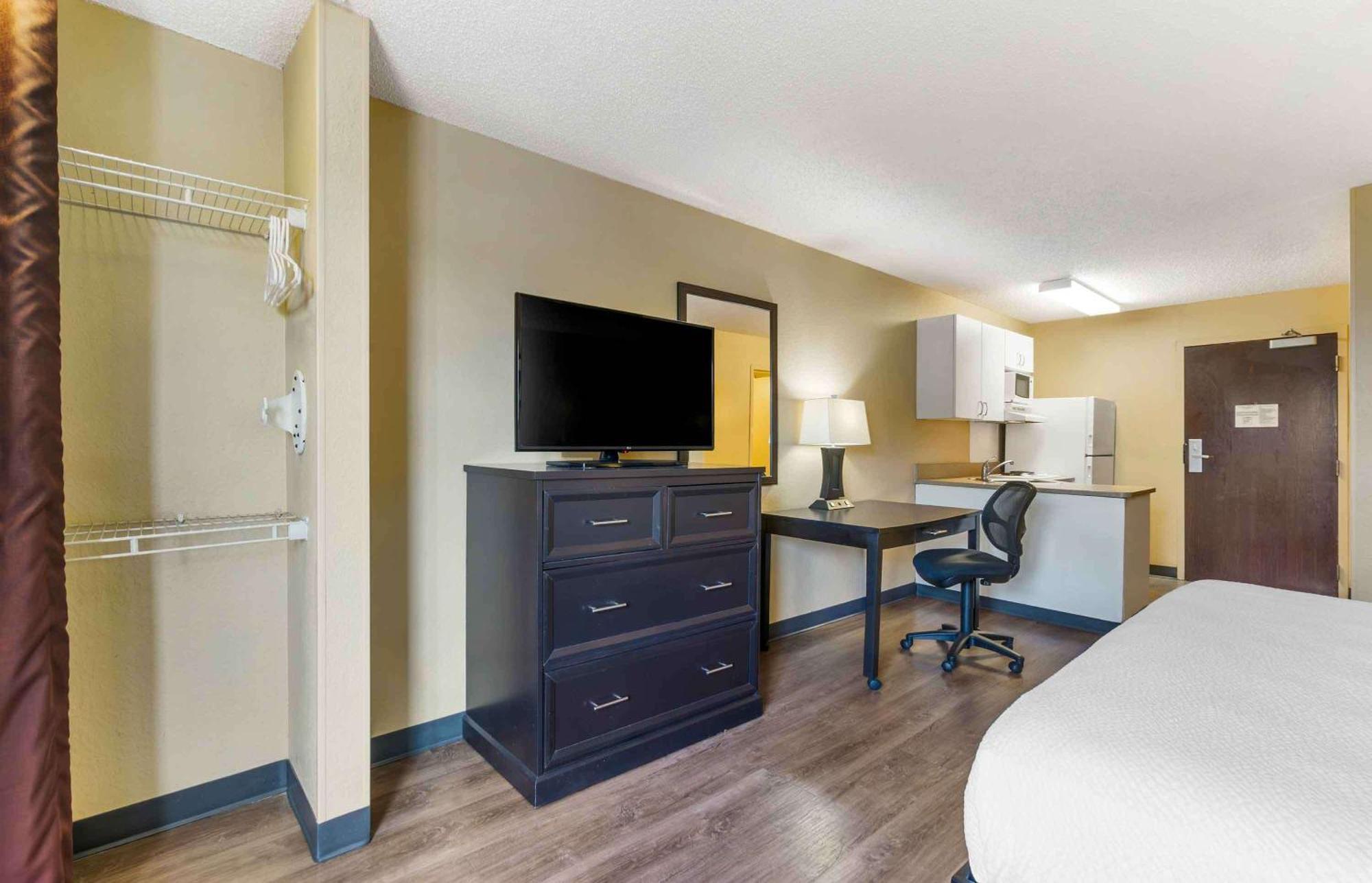 Extended Stay America Select Suites - Tampa - North - Usf - Attractions Temple Terrace Exterior foto