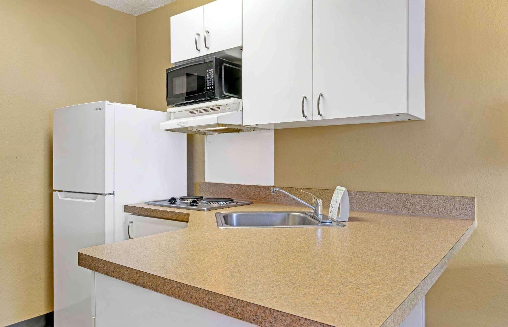 Extended Stay America Select Suites - Tampa - North - Usf - Attractions Temple Terrace Exterior foto