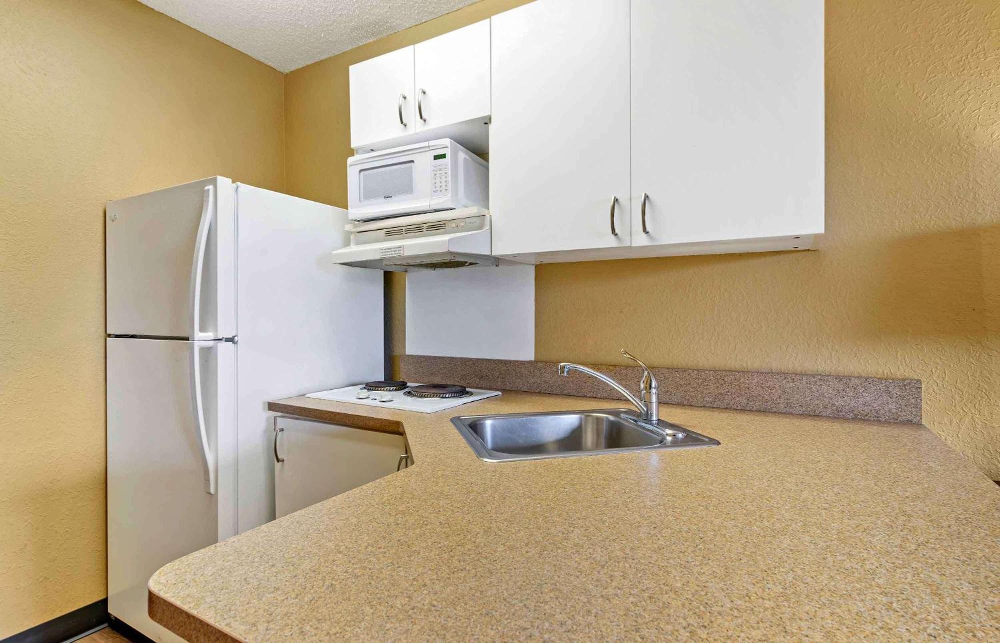 Extended Stay America Select Suites - Tampa - North - Usf - Attractions Temple Terrace Exterior foto